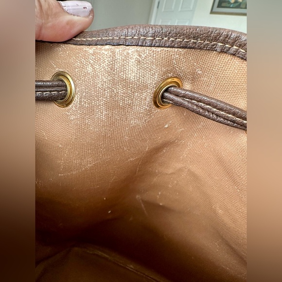 Gucci Bucket Side Pullstring Shoulder Bag - Picture 15 of 16